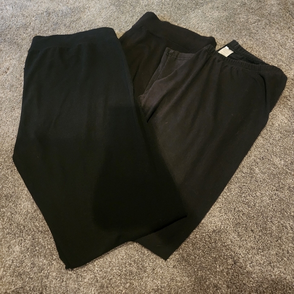 Pants - Three pairs of black leggings